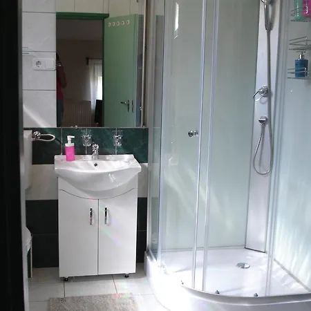 Biro 잘라카로쉬