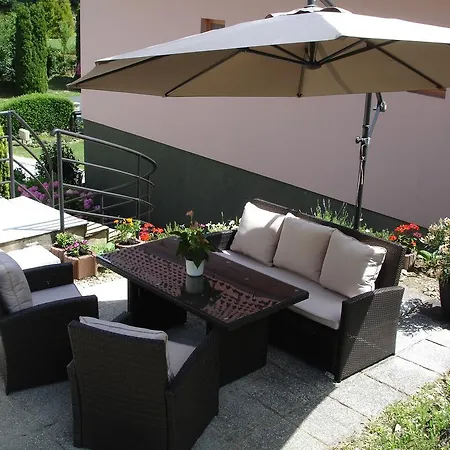 Biro 아파트 잘라카로쉬